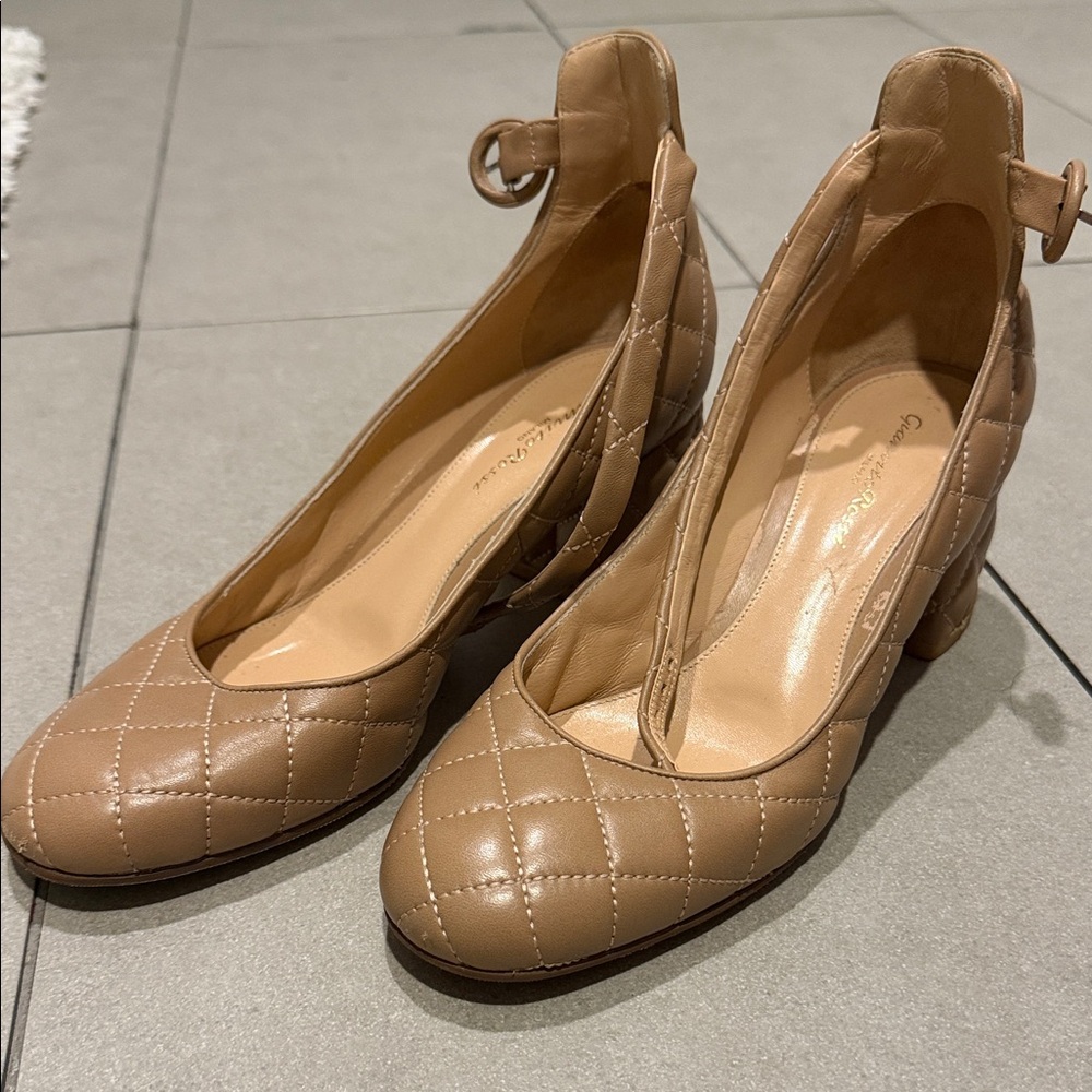 Gianvito Rossi Quilted Tan Leather Block Heels with Ankle Strap - Picture 1 of 3